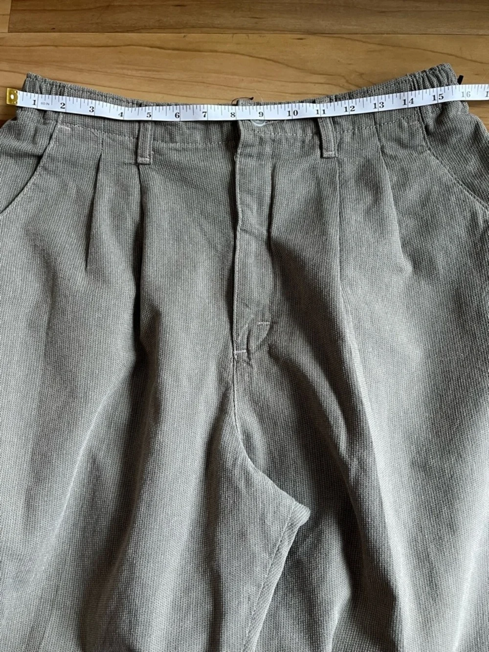 Lee Casuals Khaki Pleated Pants Relaxed Fit 31x30 Wrinkle Free